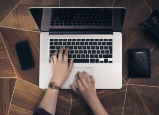 Comparing Human and Algorithmic Football Predictions Algorithmic Football Predictions